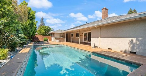 5808 O St, Sacramento, CA 95819 Photo