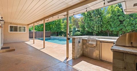 5808 O St, Sacramento, CA 95819 Photo