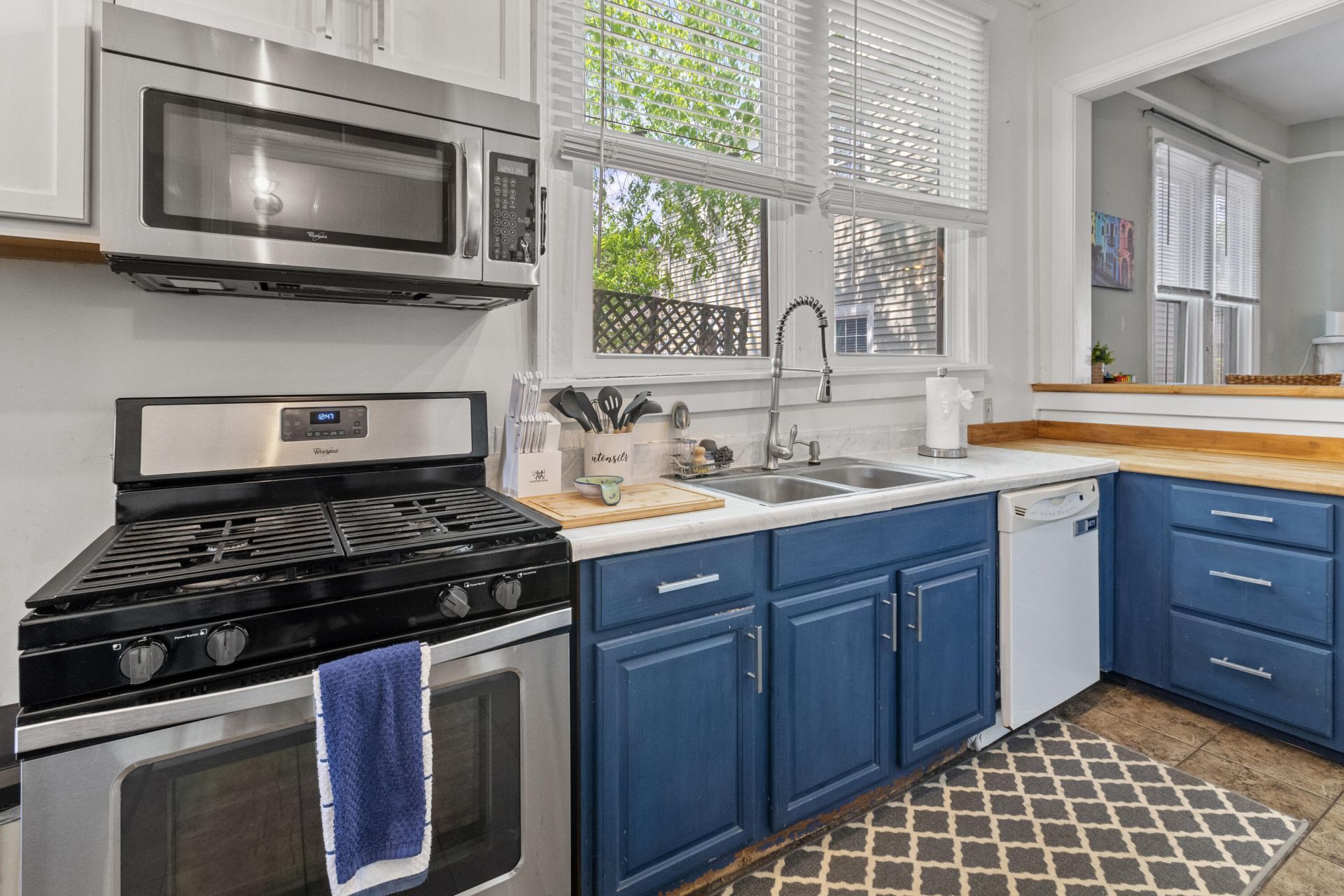 89 Columbus Street Photo 14