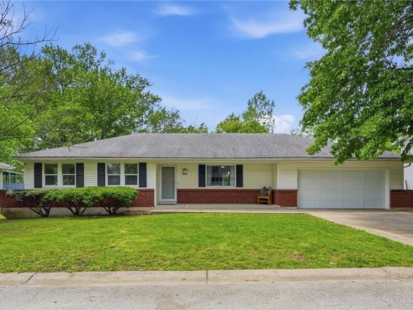 944 Ridge Drive, Warrensburg, MO 64093