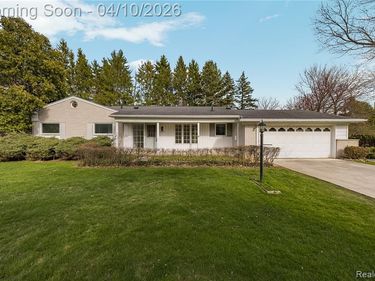 7077 Brookridge Drive, West Bloomfield Twp, MI 48322