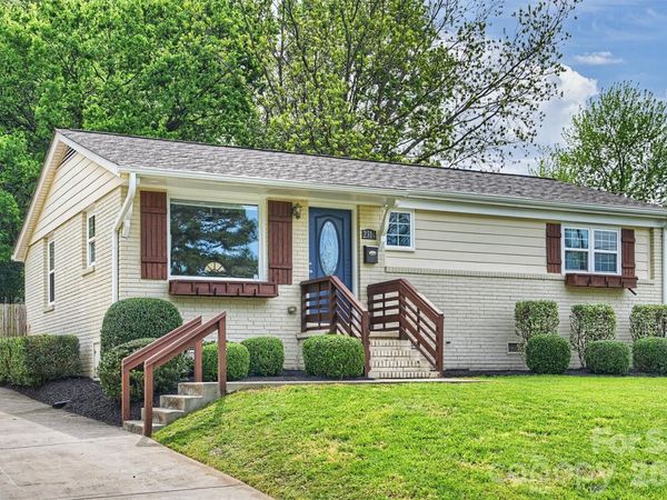 2314 Crestview Drive , Charlotte, NC 28216