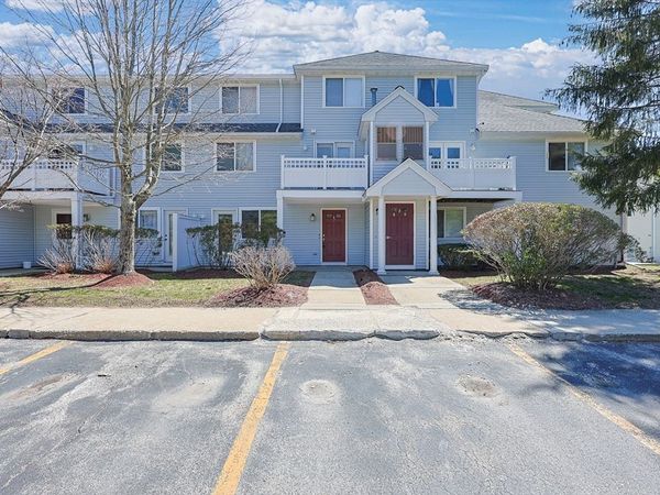 360 Littleton Road, Unit B7, Chelmsford, MA 01824