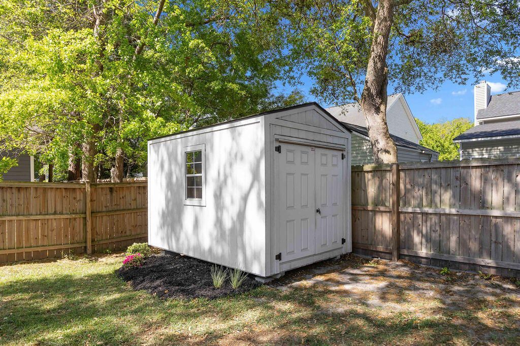 1697 Emmets Road Photo 40