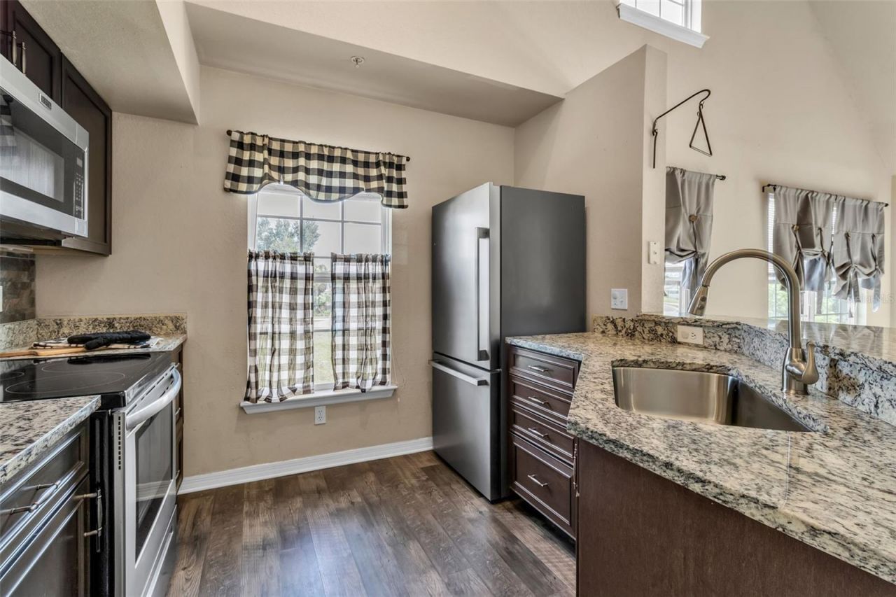 5511 Rosehill Road, Unit 203, Sarasota, FL 34233 Photo