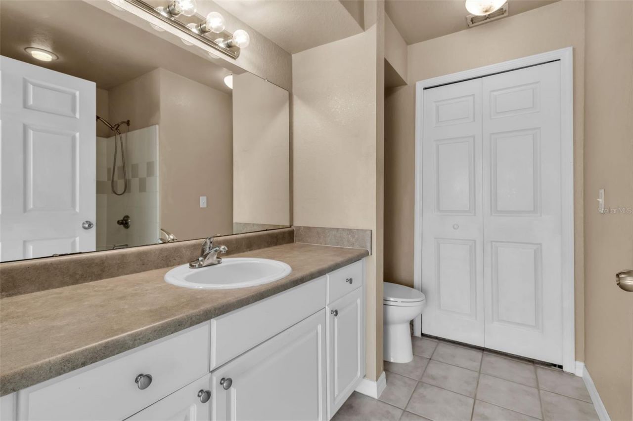 5511 Rosehill Road, Unit 203, Sarasota, FL 34233 Photo