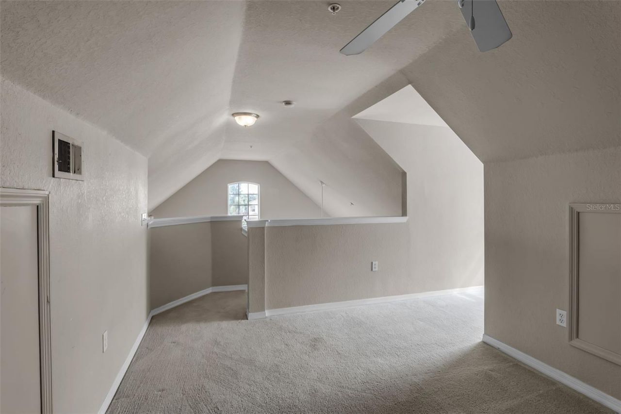 5511 Rosehill Road, Unit 203, Sarasota, FL 34233 Photo