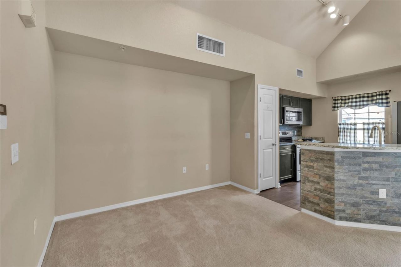 5511 Rosehill Road, Unit 203, Sarasota, FL 34233 Photo