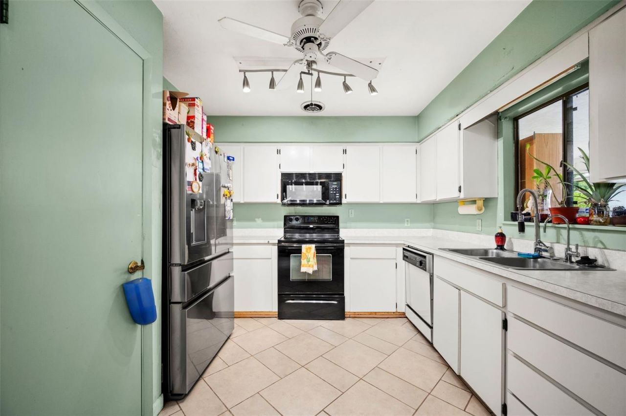 8508 NW 37th Drive, Gainesville, FL 32653 Photo