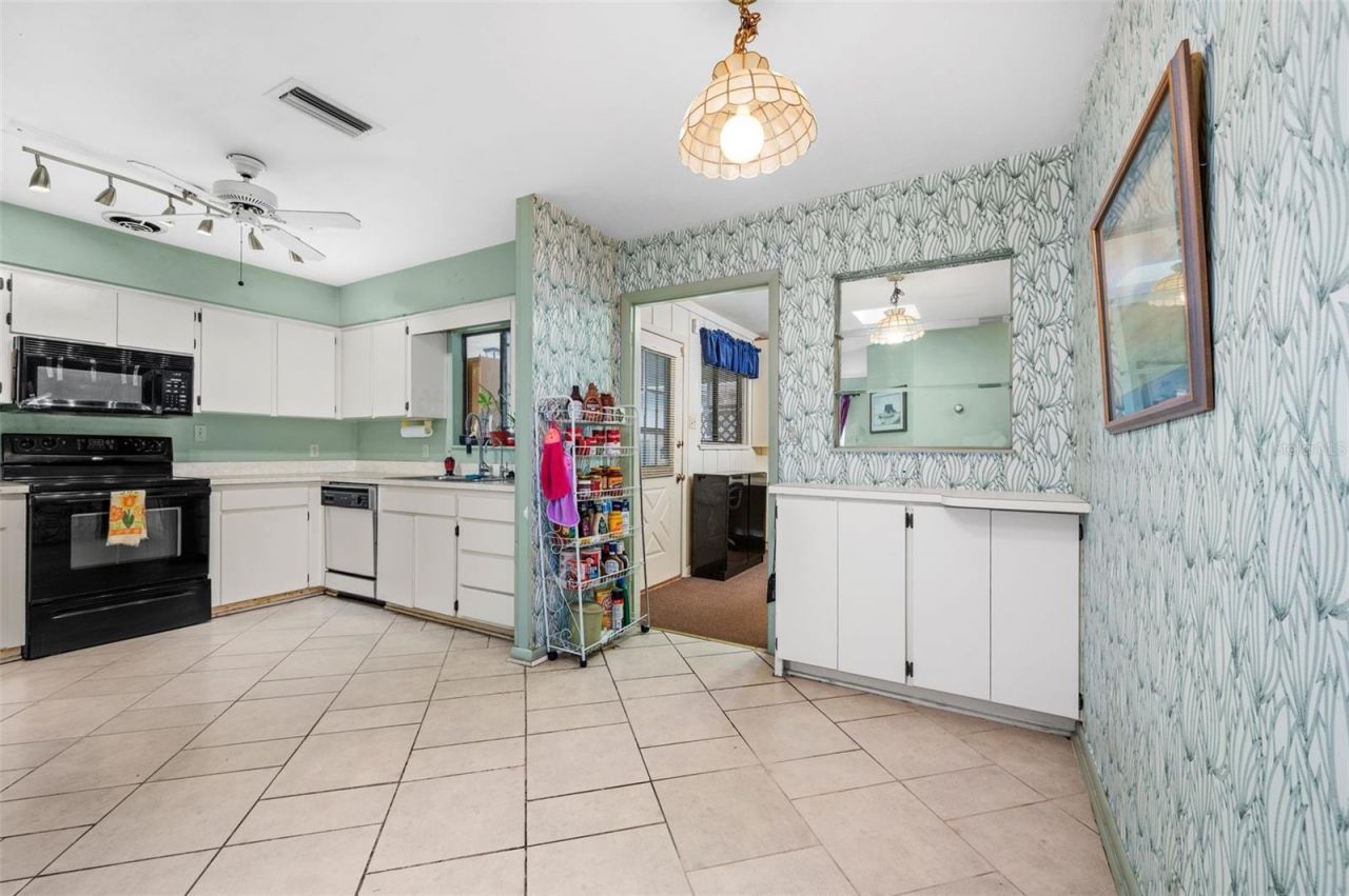8508 NW 37th Drive, Gainesville, FL 32653 Photo