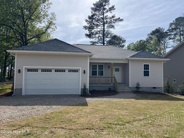 401 James Street, Vass, NC 28394