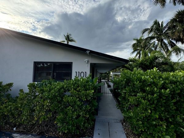 1101 NE 18th Court, Unit 1-4, Fort Lauderdale, FL 33305