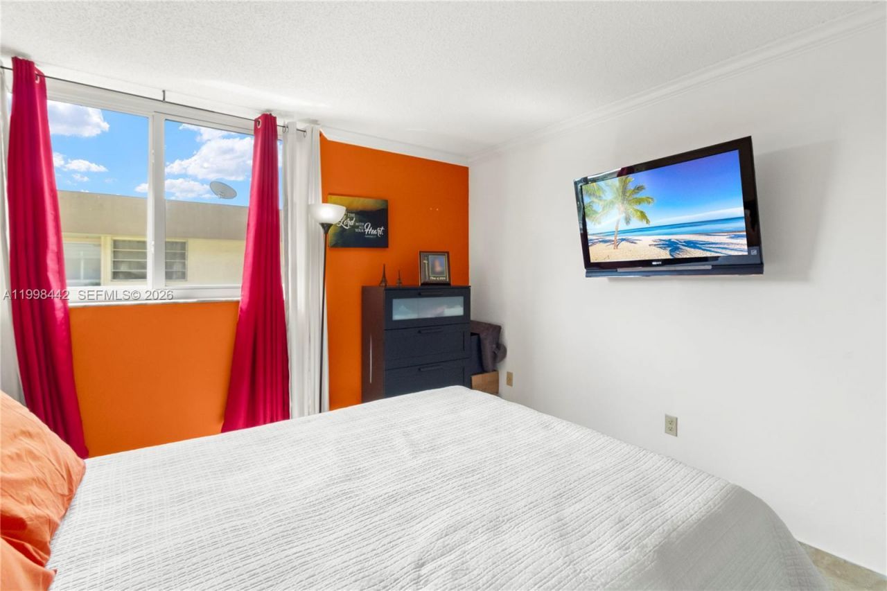 Please Call For Address, Unit 405, Miami, FL 33172 Photo