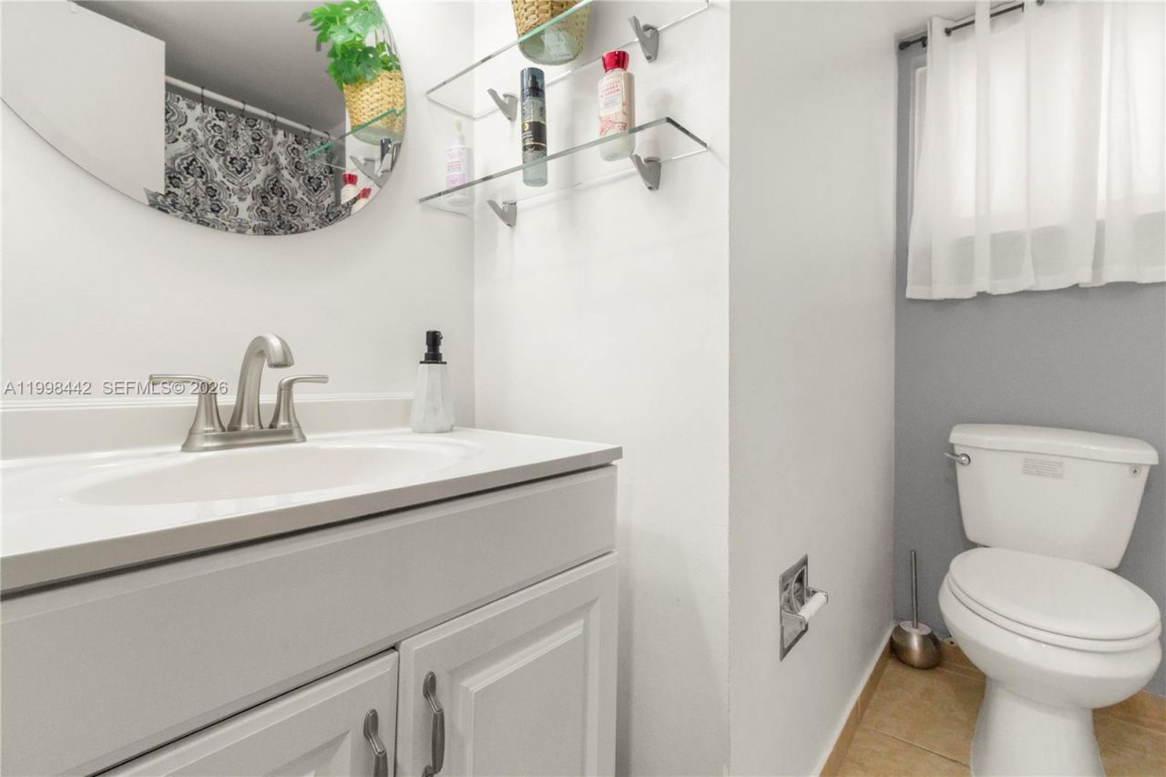 Please Call For Address, Unit 405, Miami, FL 33172 Photo