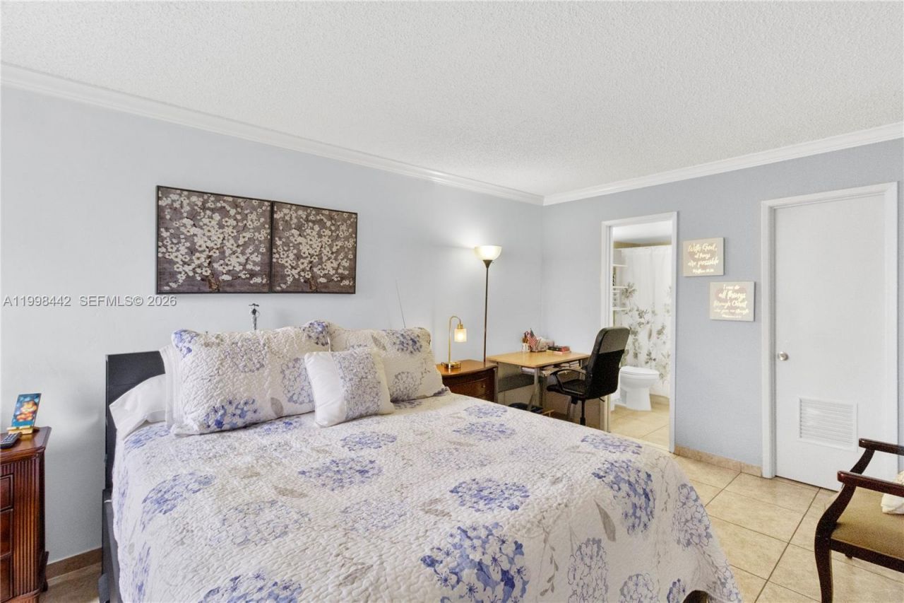 Please Call For Address, Unit 405, Miami, FL 33172 Photo