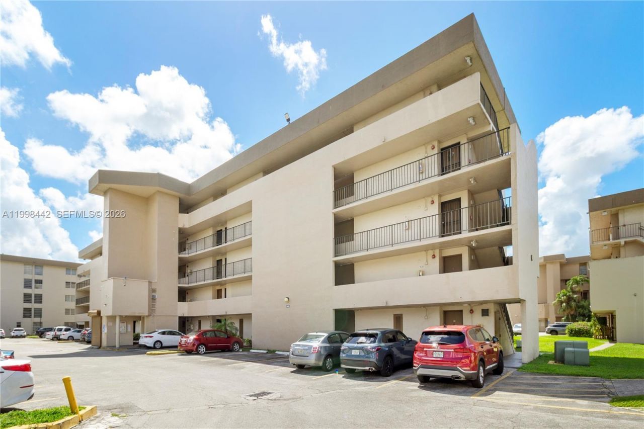 Please Call For Address, Unit 405, Miami, FL 33172 Photo