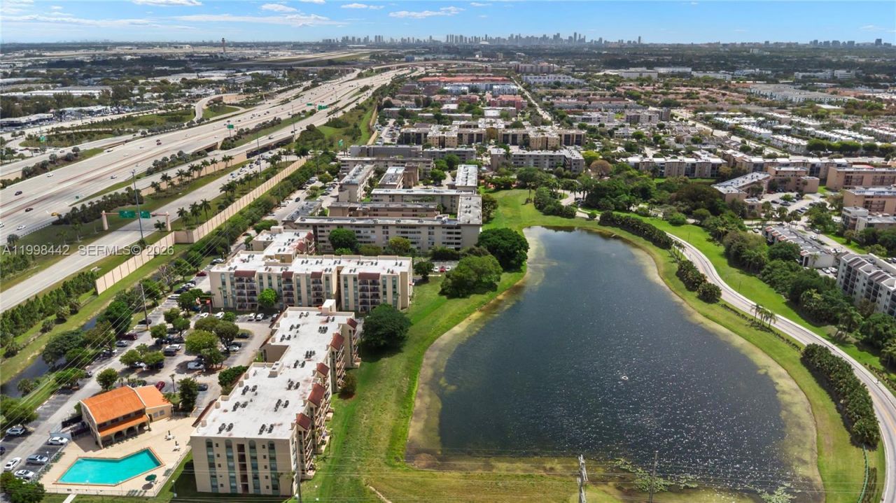 Please Call For Address, Unit 405, Miami, FL 33172 Photo