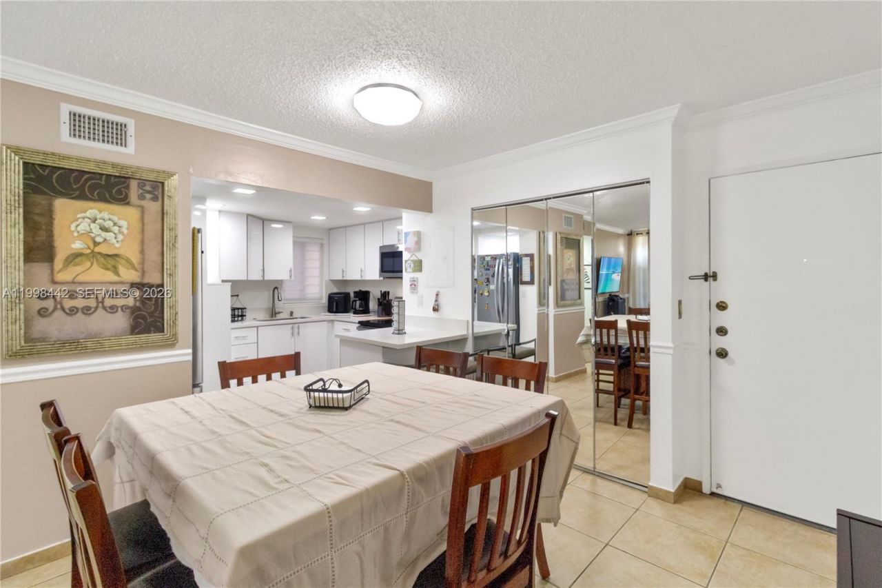 Please Call For Address, Unit 405, Miami, FL 33172 Photo