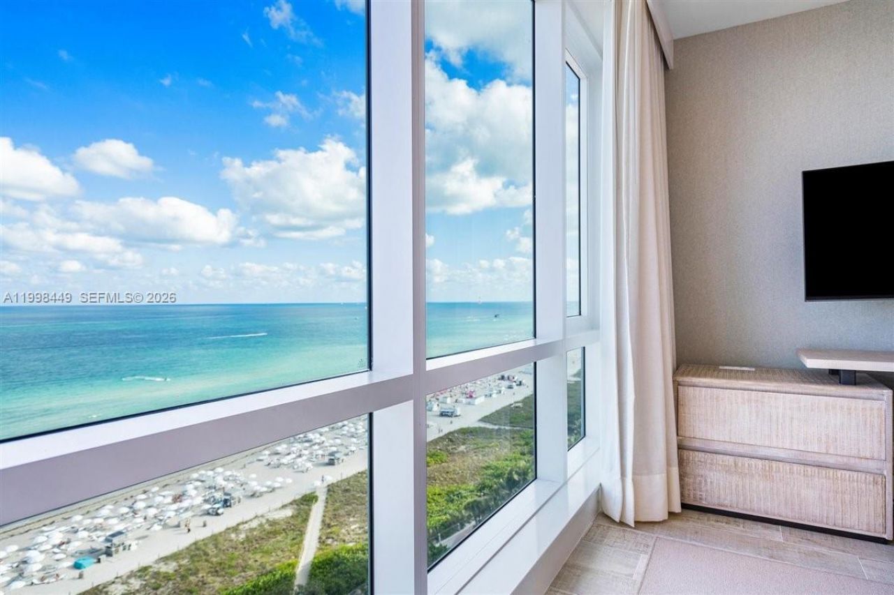 102 24th St, Unit 1520, Miami Beach, FL 33139 Photo