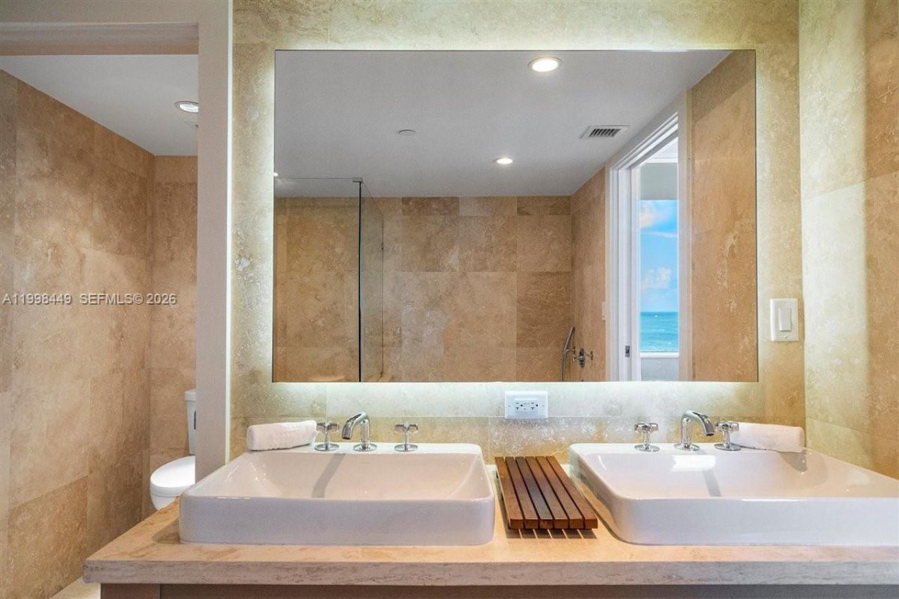 102 24th St, Unit 1520, Miami Beach, FL 33139 Photo