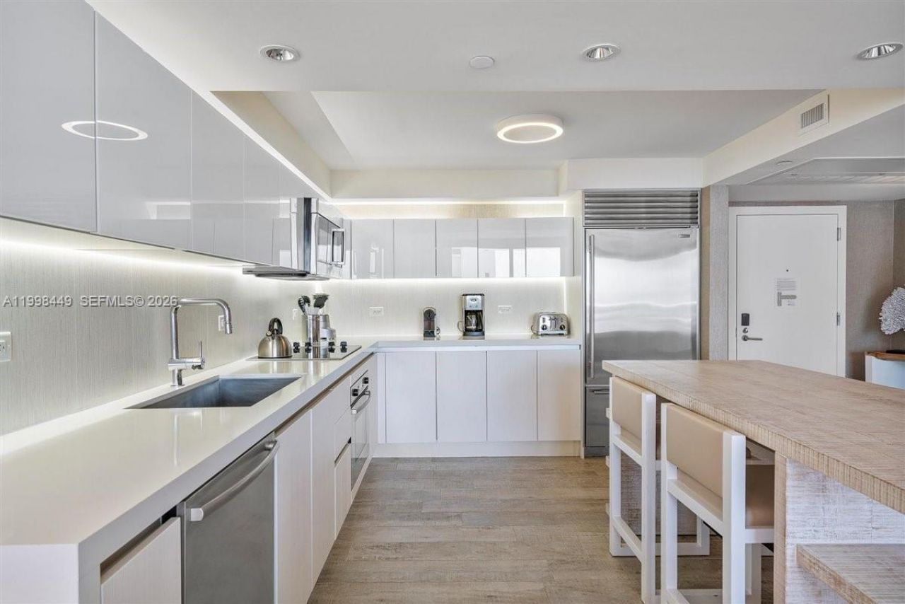 102 24th St, Unit 1520, Miami Beach, FL 33139 Photo