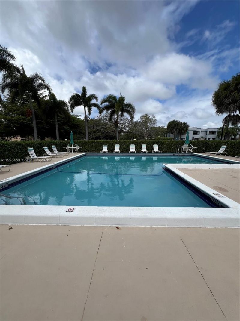155 Lakeview Dr, Unit 101, Weston, FL 33326 Photo