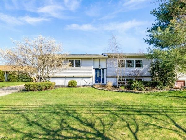 924 E Schaaf Road, Brooklyn Heights, OH 44131