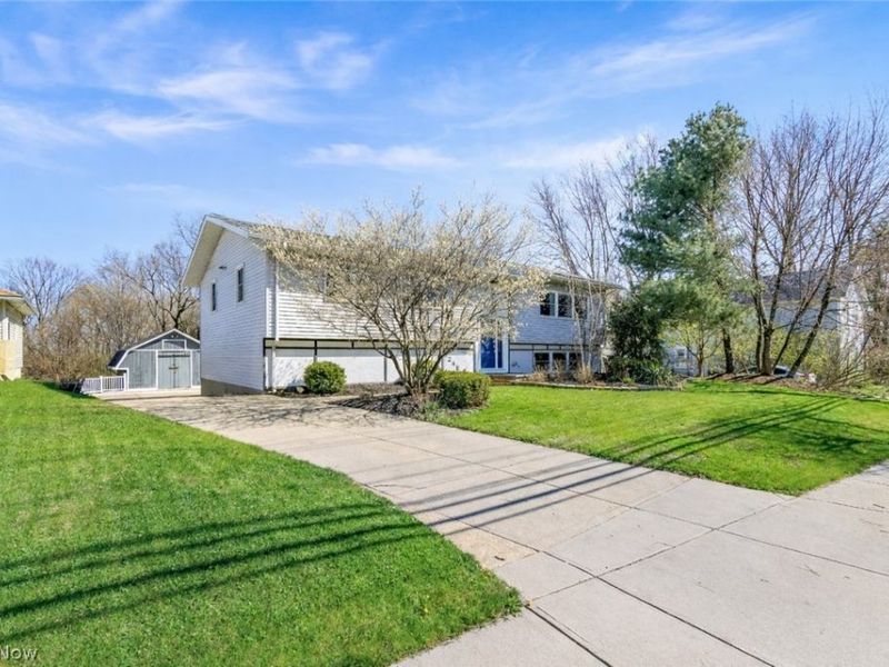 924 E Schaaf Road, Brooklyn Heights, OH 44131 Photo 2