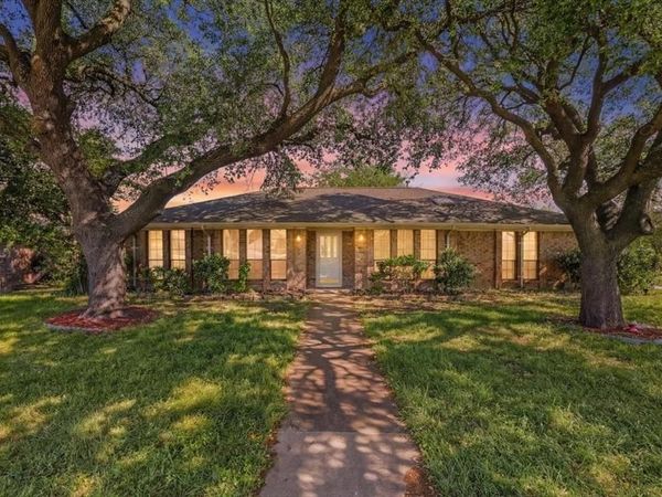 2301 Claridge Circle, Plano, TX 75075