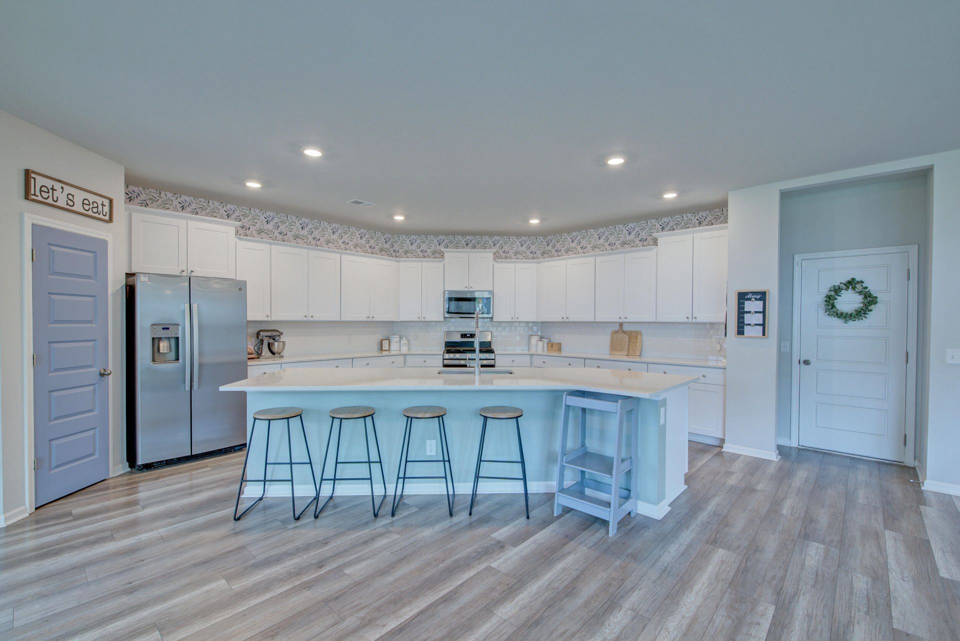 120 Bay Eddy Court Photo 6