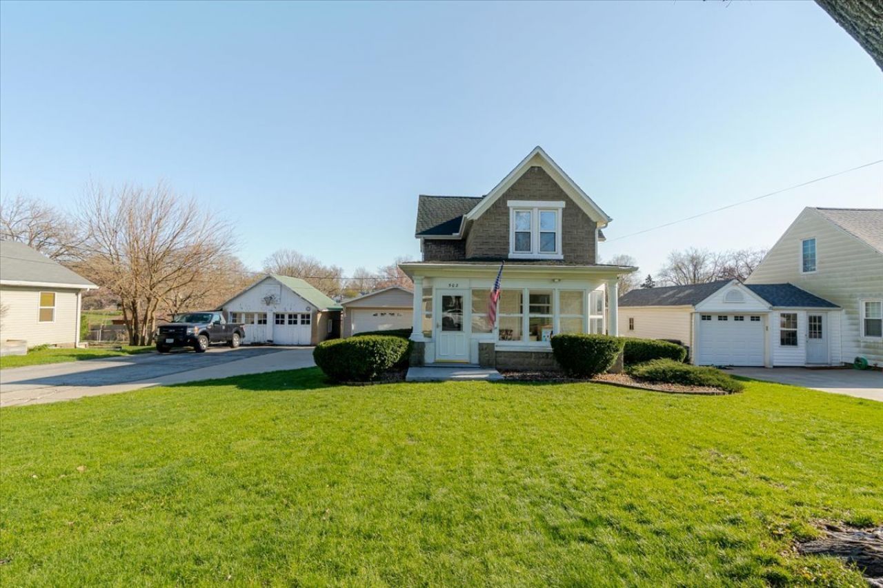 502 W Cruger Avenue , Eureka, IL 61530