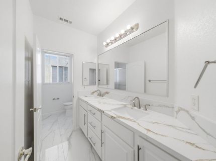 9487 Winding River Way, Elk Grove, CA 95624 Photo