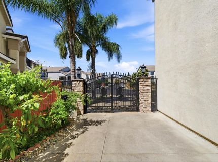 9487 Winding River Way, Elk Grove, CA 95624 Photo