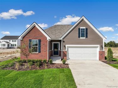 27403 Hidden Trail Lane, South Lyon, MI 48178