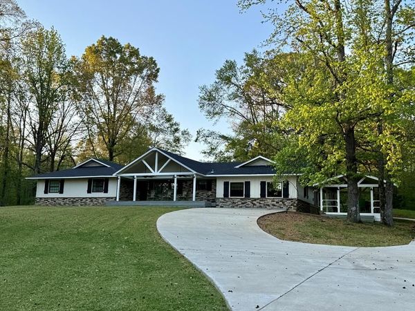 1250 Friendship Road East, Charleston, MS 38921