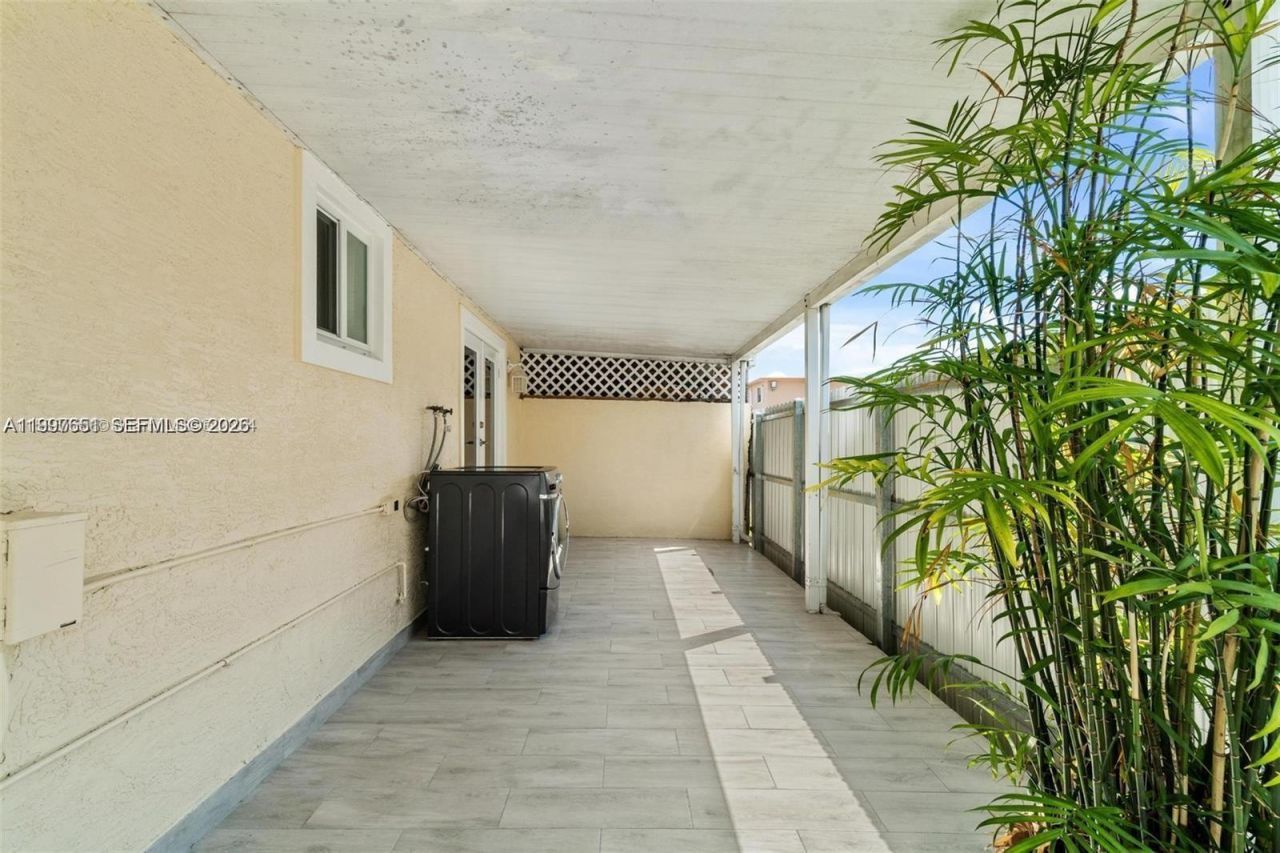 330 W 74th Pl, Unit 330, Hialeah, FL 33014 Photo