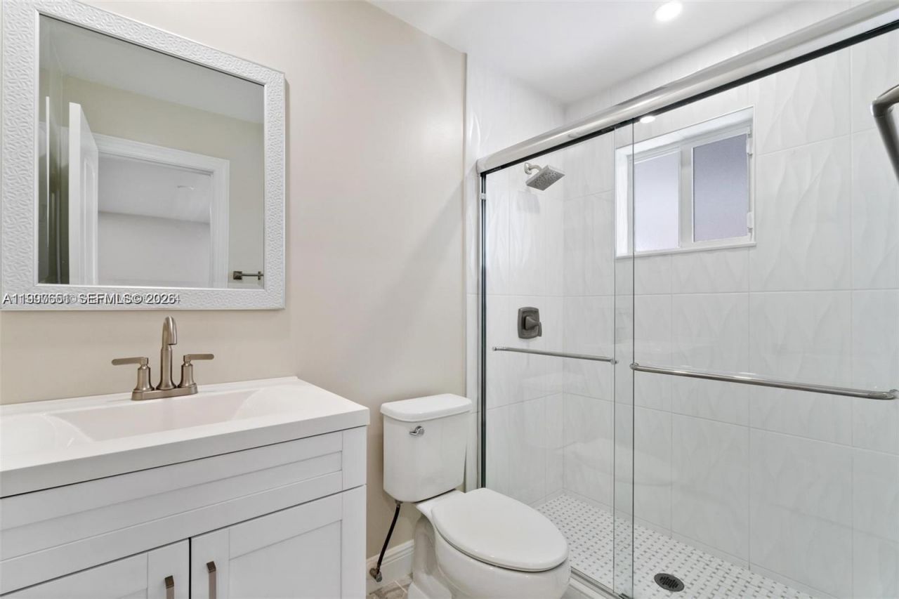 330 W 74th Pl, Unit 330, Hialeah, FL 33014 Photo