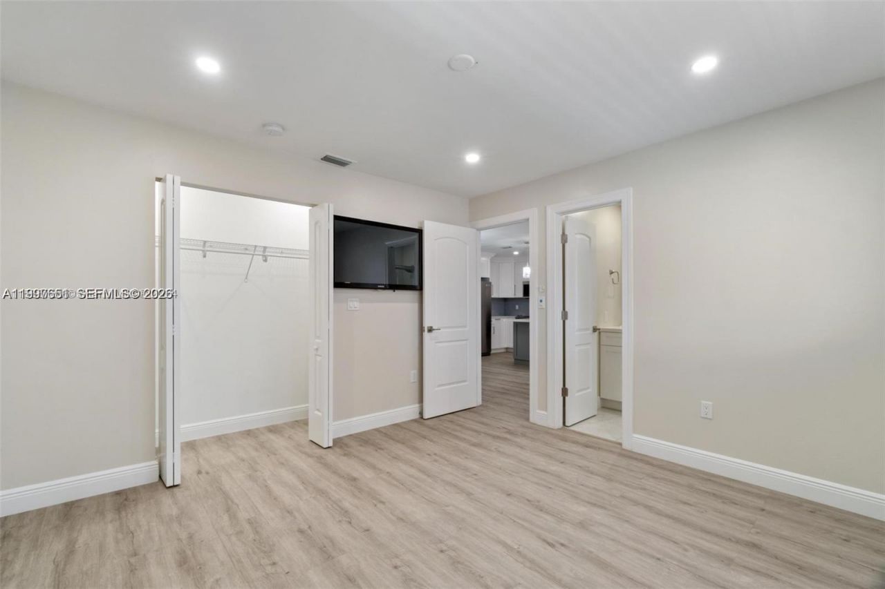 330 W 74th Pl, Unit 330, Hialeah, FL 33014 Photo