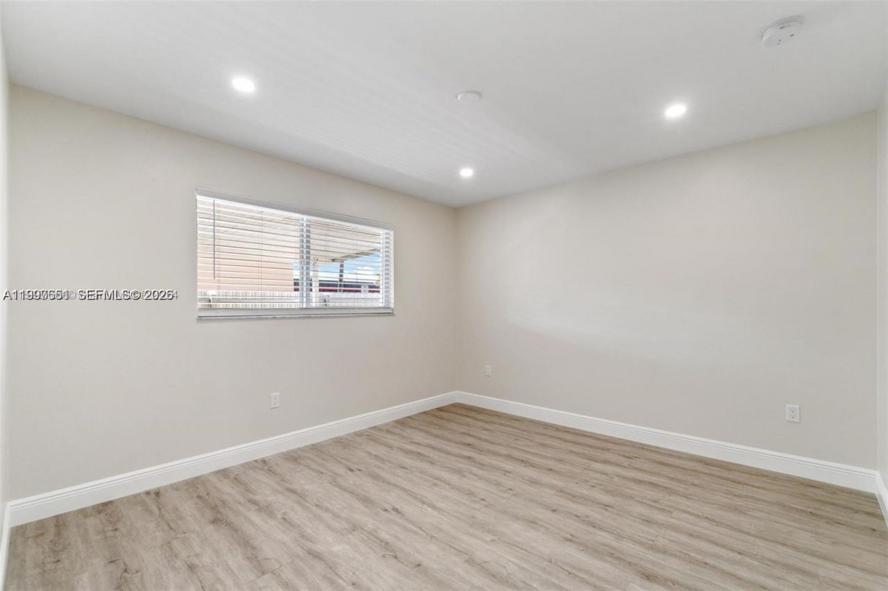 330 W 74th Pl, Unit 330, Hialeah, FL 33014 Photo