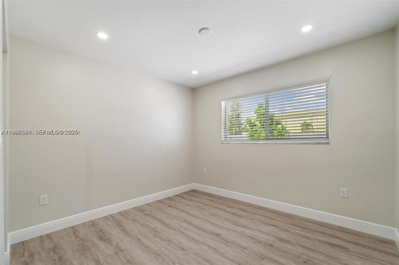 330 W 74th Pl, Unit 330, Hialeah, FL 33014 Photo