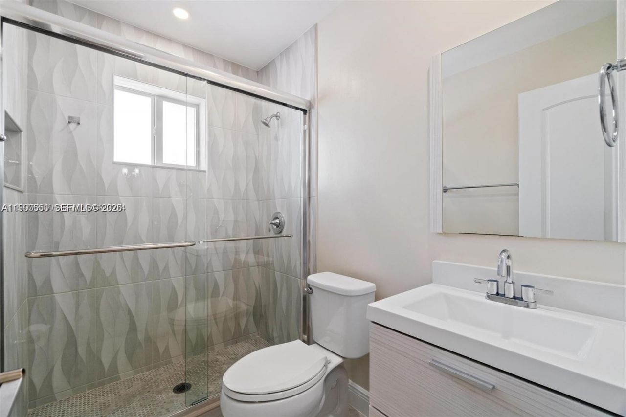330 W 74th Pl, Unit 330, Hialeah, FL 33014 Photo
