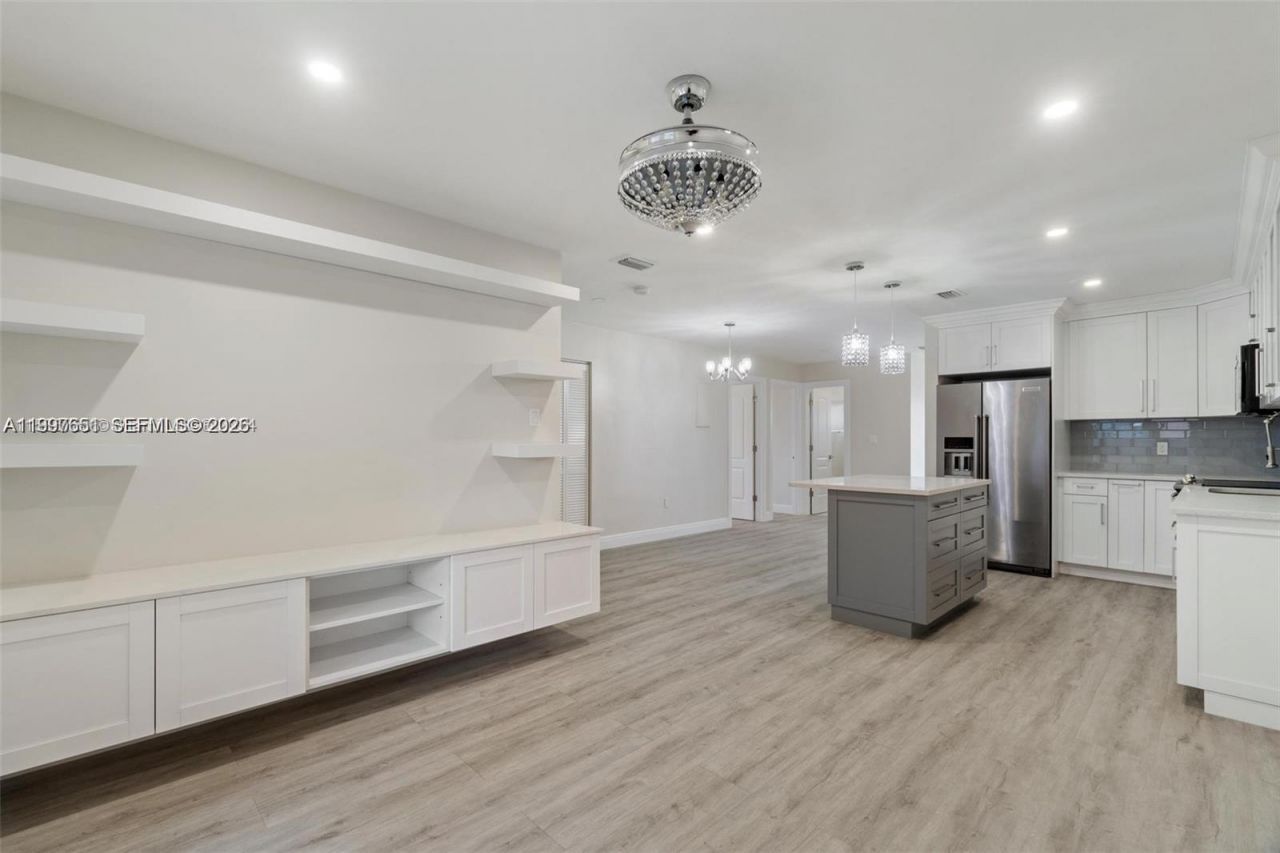 330 W 74th Pl, Unit 330, Hialeah, FL 33014 Photo