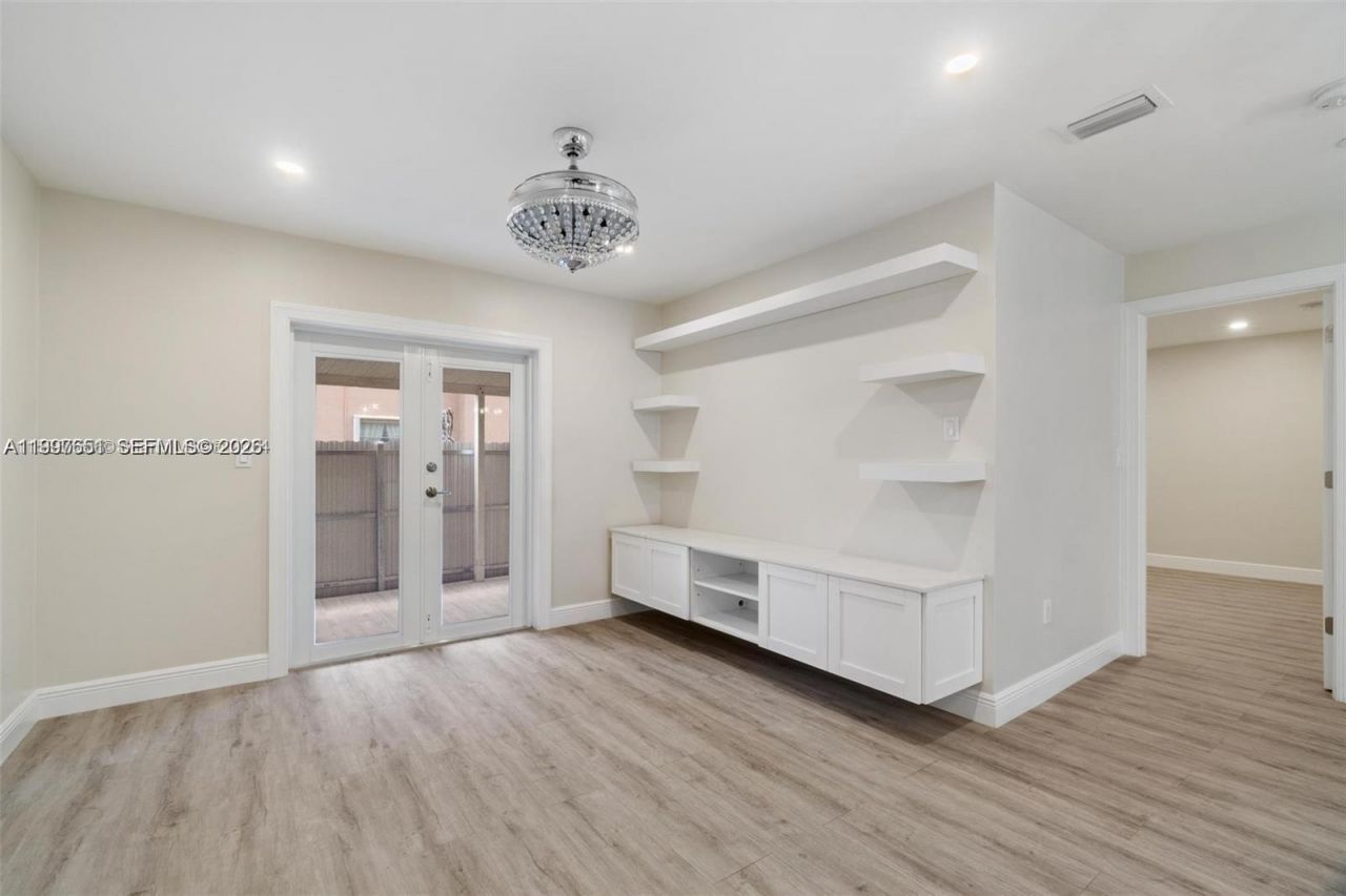 330 W 74th Pl, Unit 330, Hialeah, FL 33014 Photo