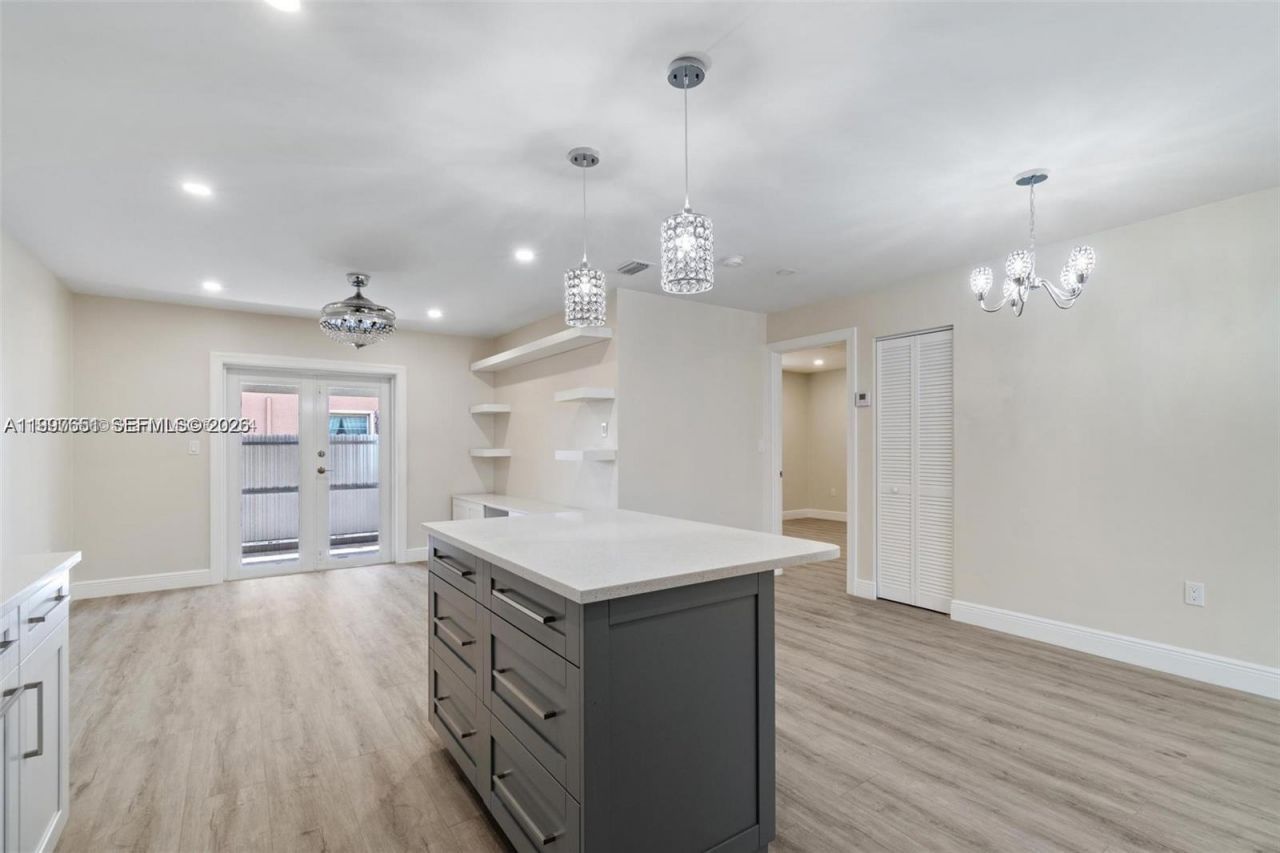 330 W 74th Pl, Unit 330, Hialeah, FL 33014 Photo