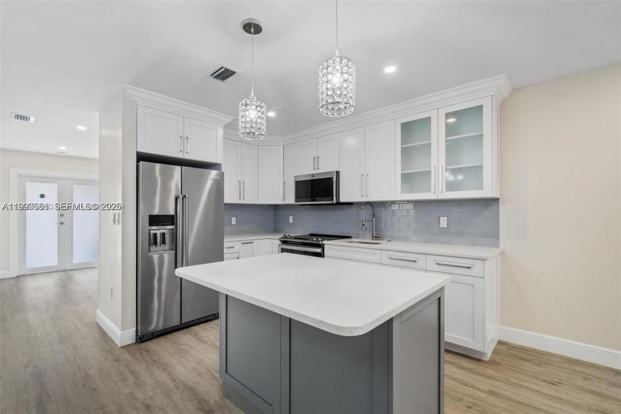 330 W 74th Pl, Unit 330, Hialeah, FL 33014 Photo