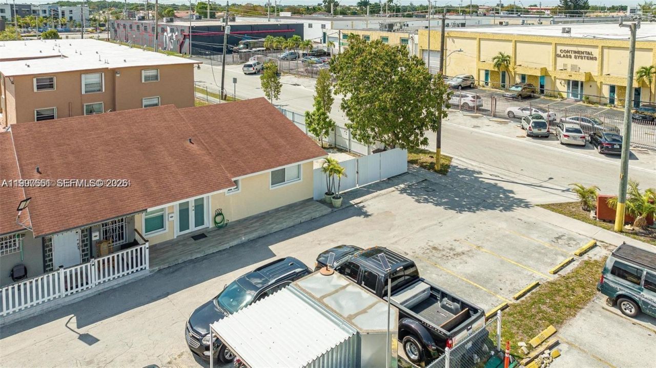 330 W 74th Pl, Unit 330, Hialeah, FL 33014 Photo