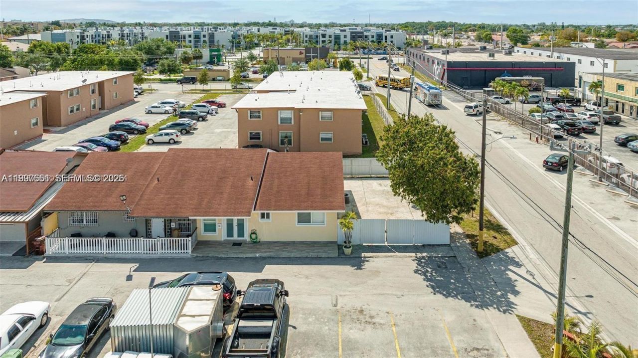 330 W 74th Pl, Unit 330, Hialeah, FL 33014 Photo