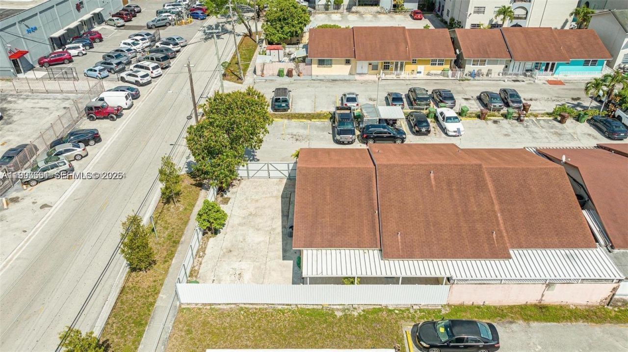 330 W 74th Pl, Unit 330, Hialeah, FL 33014 Photo