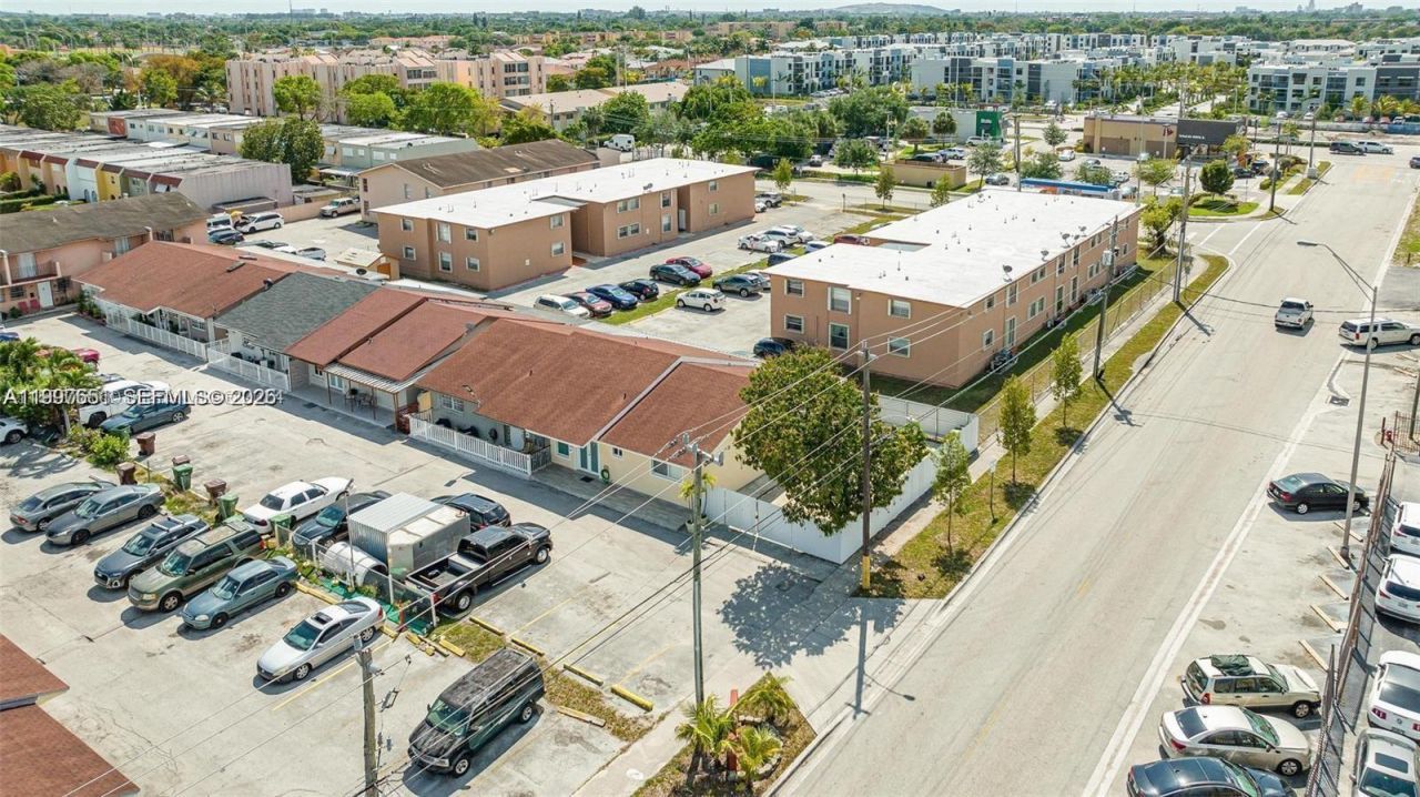 330 W 74th Pl, Unit 330, Hialeah, FL 33014 Photo