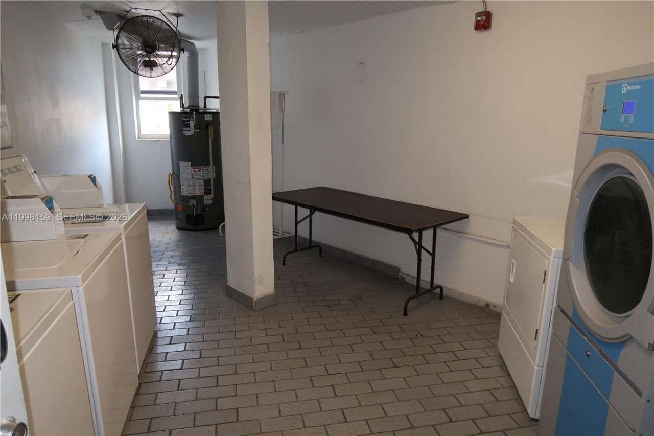 1913 S Ocean Dr, Unit 300, Hallandale Beach, FL 33009 Photo